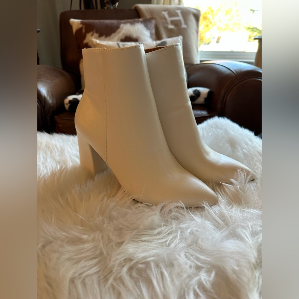 Steve Madden white booties